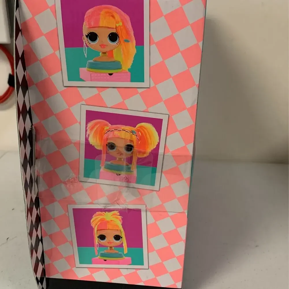 L.O.L. Surprise! O.M.G. Styling Head Neonlicious With 30 Surprises - 1 S… - Picture 3 of 6